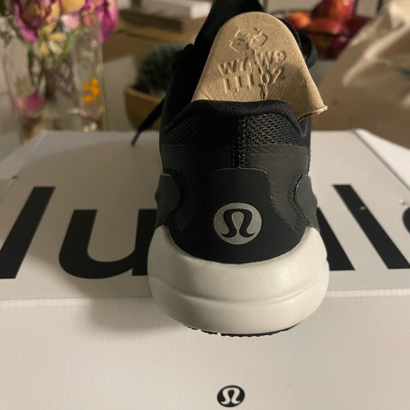 Lululemon shows - Picture 6 of 9